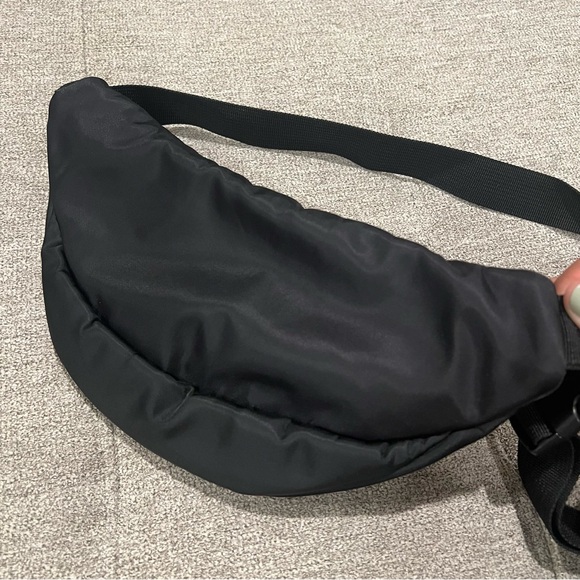 Andrew Marc Belt Bag / Waist Bag with zip. In perfect condition. - Picture 4 of 5